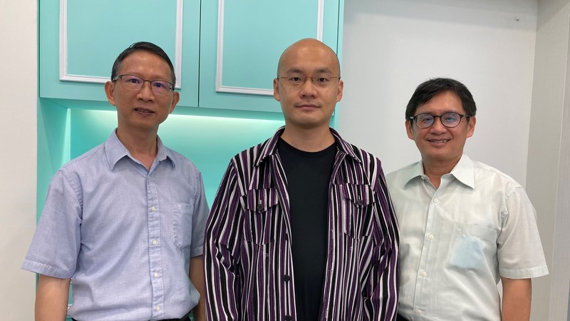 平凡出身 及時回饋 拋磚引玉 旭日永續圖片